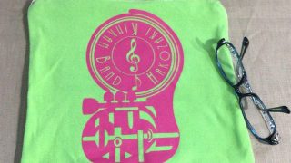 古Tシャツロゴを活かしたミニポーチ!リメイクが楽しい!