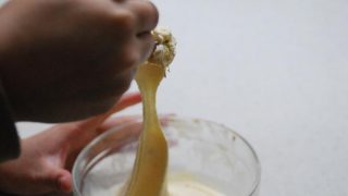 納豆とアイスのコラボ?!トルコ風アイスの伸び~伸び~を体験