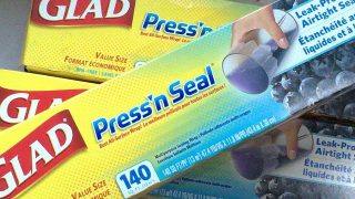 脅威の粘着力「プレスンシール」に驚いた!こりゃ便利!絶対買うべき密閉ラップ