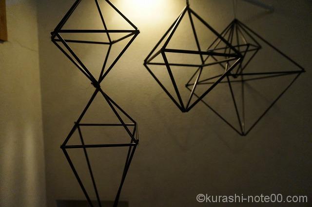 北欧のヒンメリがオシャレ モノクロストローでつくるキュートなモービル 暮らしの音 Kurashi Note 北欧のヒンメリがオシャレ モノクロストローでつくるキュートなモービル 暮らしの音 Kurashi Note