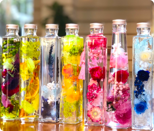 100均の瓶でハーバリウム 素敵な植物標本でお部屋に彩りを 暮らしの音 Kurashi Note