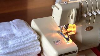 我が家の雑巾はロックミシンでダダダ…。ピンキングはさみも大活躍!