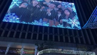博多駅イルミネーションの巨大スクリーンに自分の顔が映し出される！