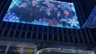 博多駅イルミネーションの巨大スクリーンに自分の顔が映し出される!