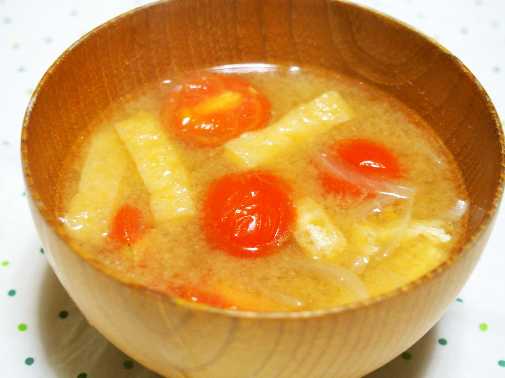 プチトマトの味噌汁