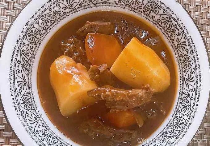 ビーフシチューをおいしく作る隠し味は赤ワイン お肉を柔らかくするヨーグルトが決め手 暮らしの音 Kurashi Note ビーフシチューをおいしく作る隠し味は赤ワイン お肉を柔らかくするヨーグルトが決め手 暮らしの音 Kurashi Note