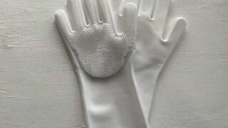 3COINS（スリーコインズ）シリコンブラシ手袋は使い方に注意して！便利だけど…