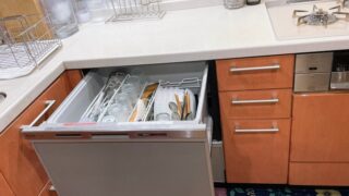【不満】フロントオープンの食洗機は使えない…Panasonic NP-60MS8Sの口コミ