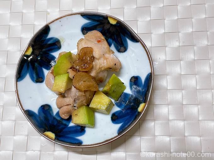 アボカドと鶏肉のガーリック炒め