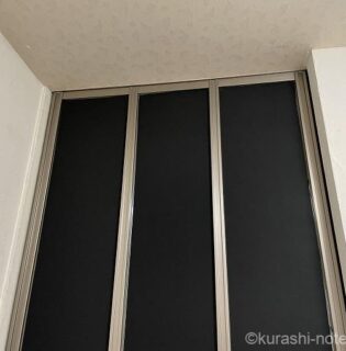 遮光シートを貼ったら真っ暗！かなり効果ある！買うなら断然方眼付き