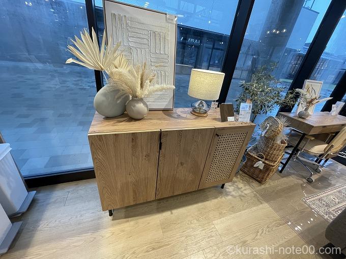 LOWYAの家具