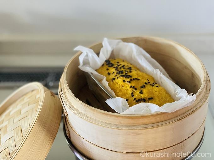 蒸し上がったかぼちゃケーキ