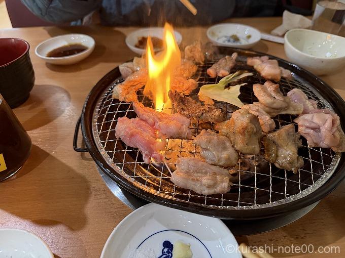 焼いている鶏肉