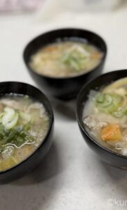 豚汁こそ週末に冷凍保存しておくと便利。帰宅して20分で晩御飯