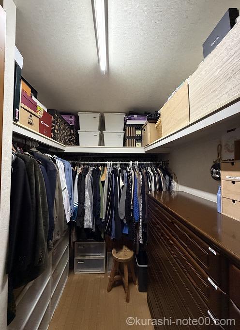 ウォークインクローゼットの上段
