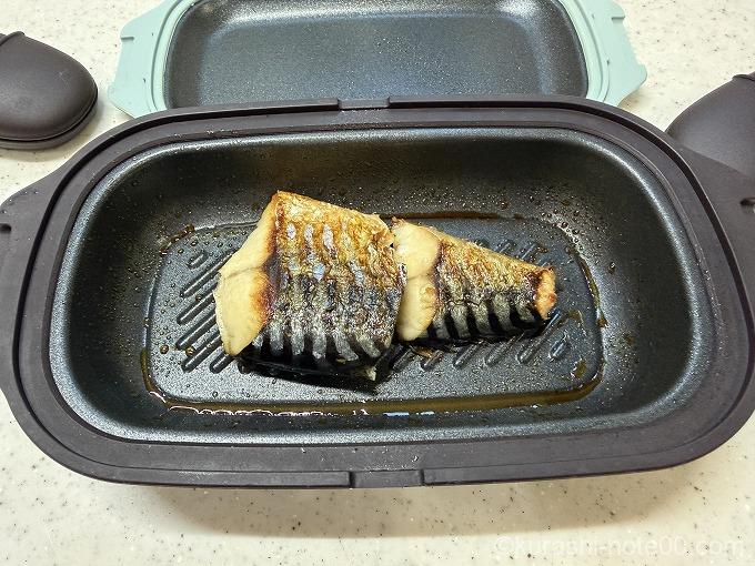 サバをToffyグリルディッシュで焼いた