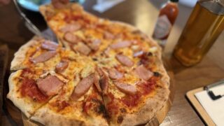 志賀島「3Svago」アジアンテイストな内装とおいしいピザ