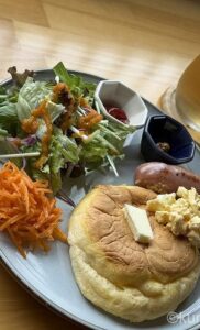 JR福工大前駅近くの「cafe faro」のふわっふわのパンケーキ